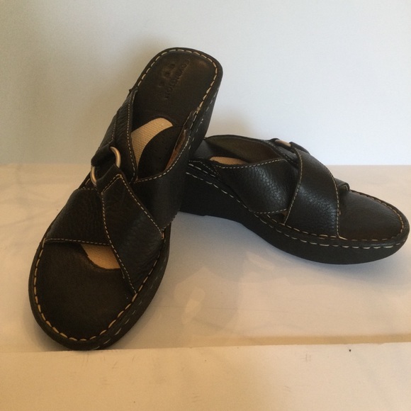 Covington Black Leather Wedge Sandal - Picture 1 of 8